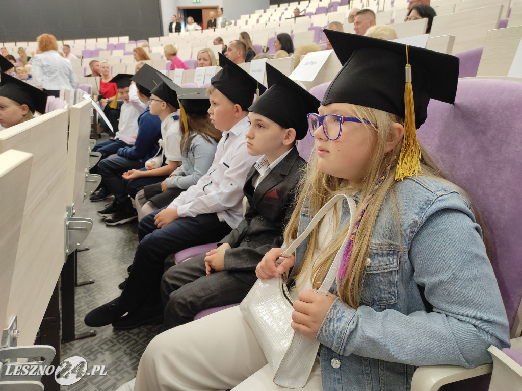 Absolutorium bardzo młodych studentów