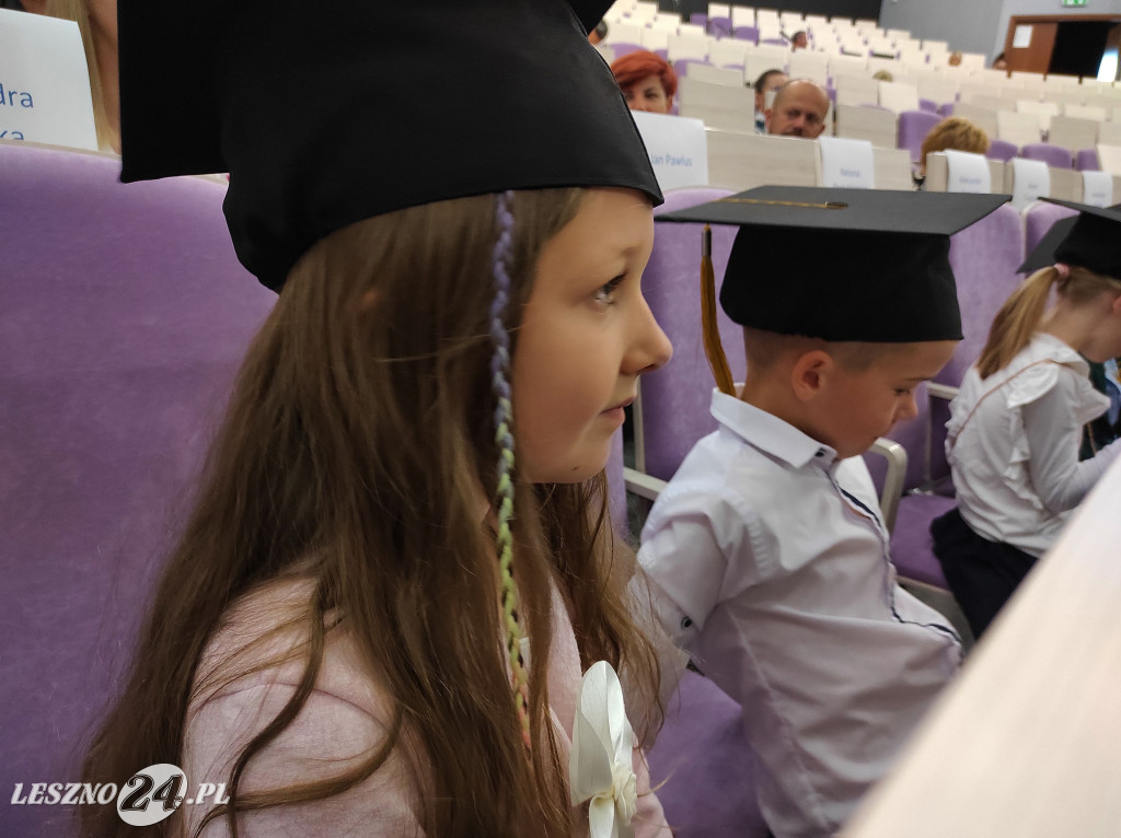 Absolutorium bardzo młodych studentów