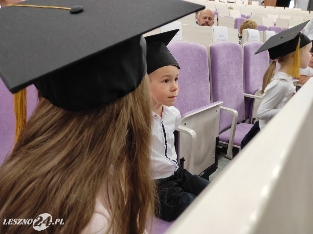 Absolutorium bardzo młodych studentów