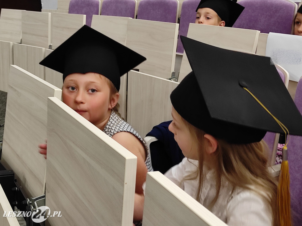 Absolutorium bardzo młodych studentów