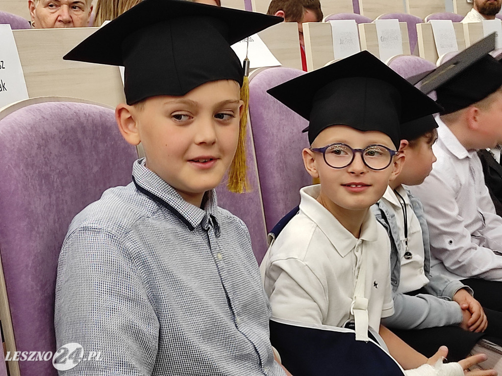 Absolutorium bardzo młodych studentów