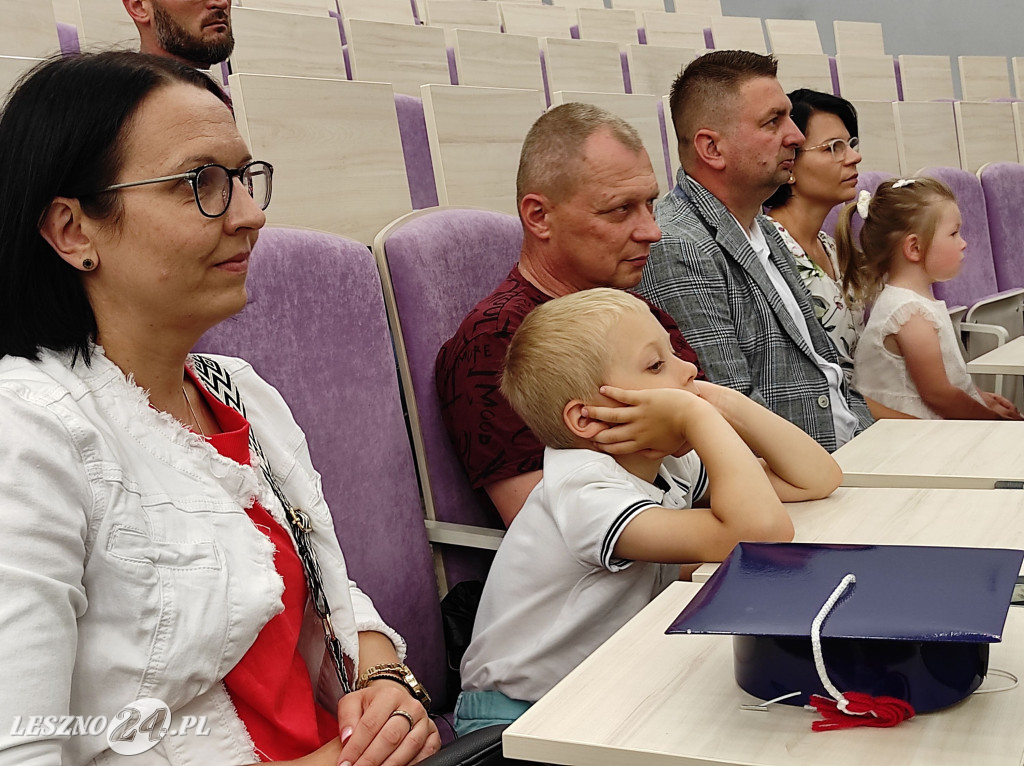 Absolutorium bardzo młodych studentów