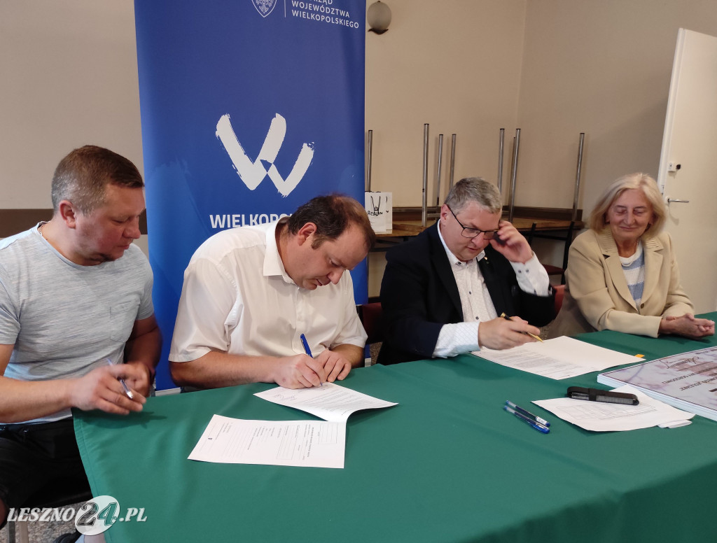 Działkowcy otrzymali czeki w Lesznie