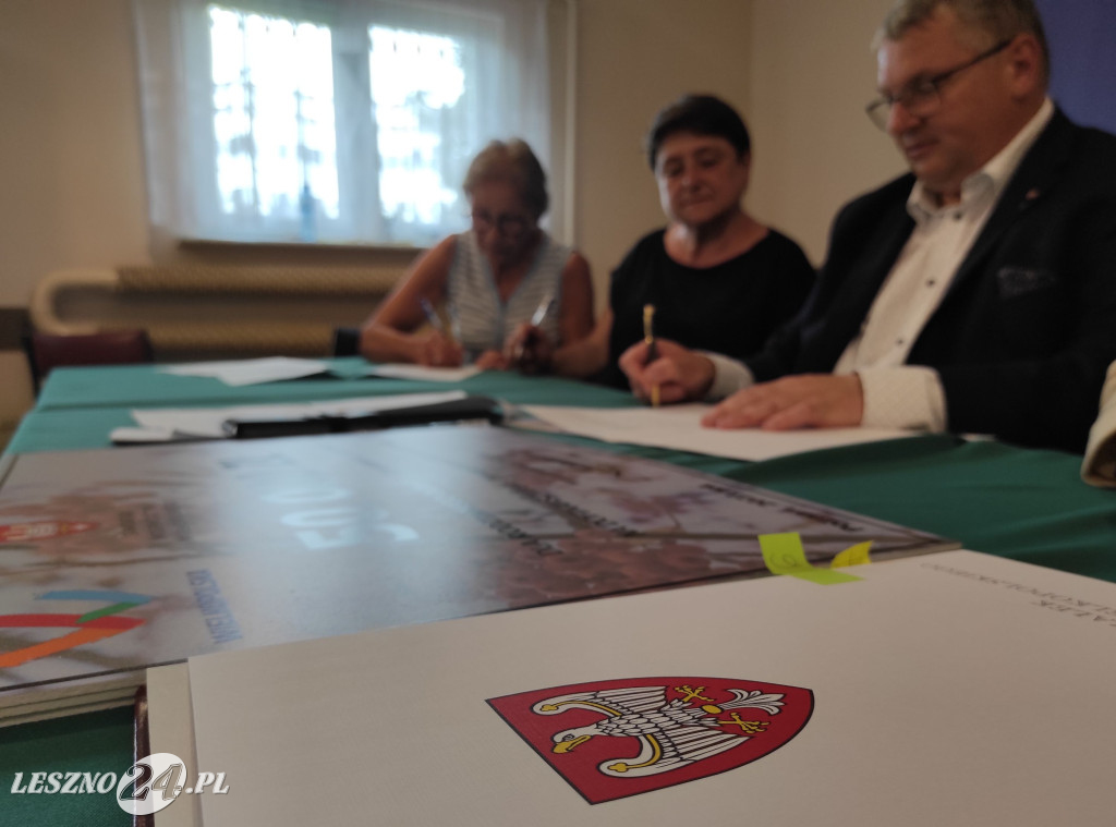 Działkowcy otrzymali czeki w Lesznie