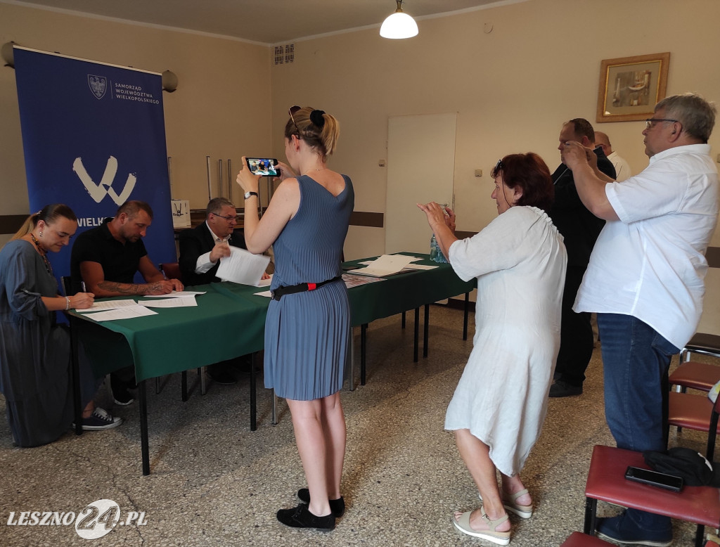 Działkowcy otrzymali czeki w Lesznie