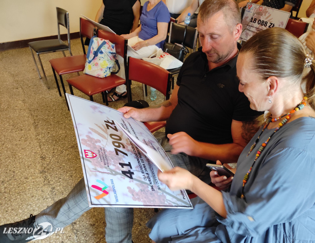 Działkowcy otrzymali czeki w Lesznie