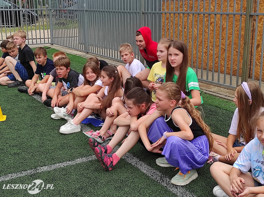 Wyróżnieni sportowcy SP 7 w Lesznie