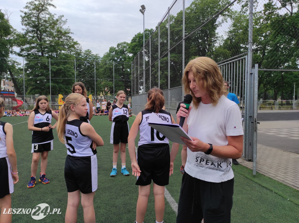 Wyróżnieni sportowcy SP 7 w Lesznie