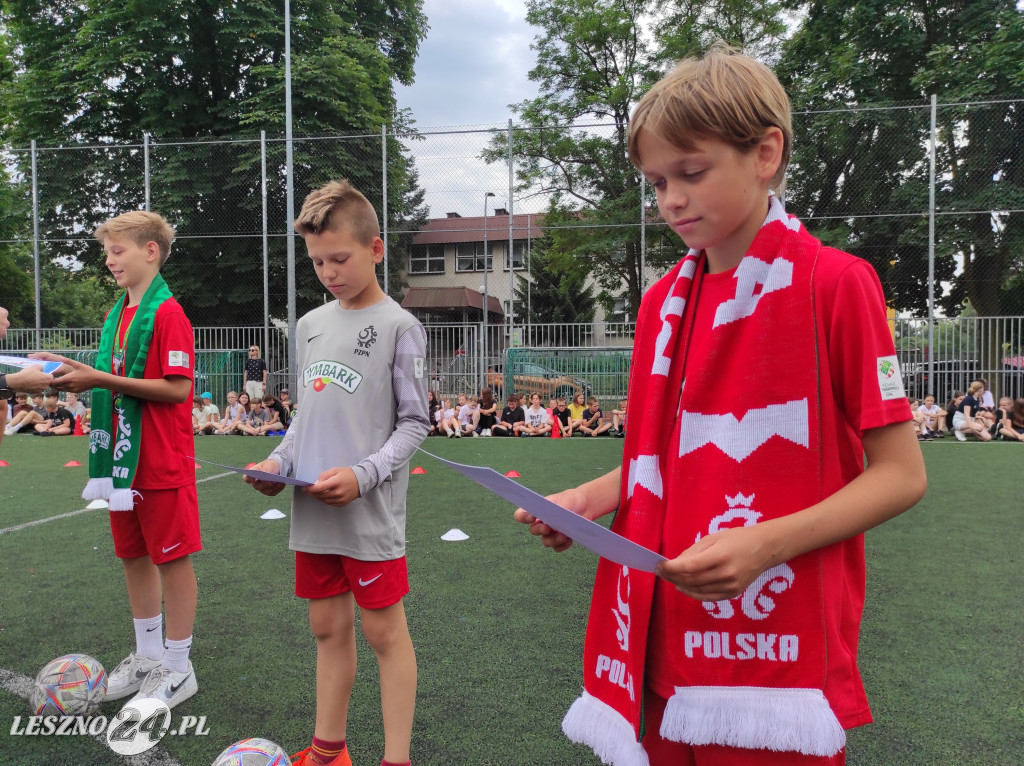 Wyróżnieni sportowcy SP 7 w Lesznie