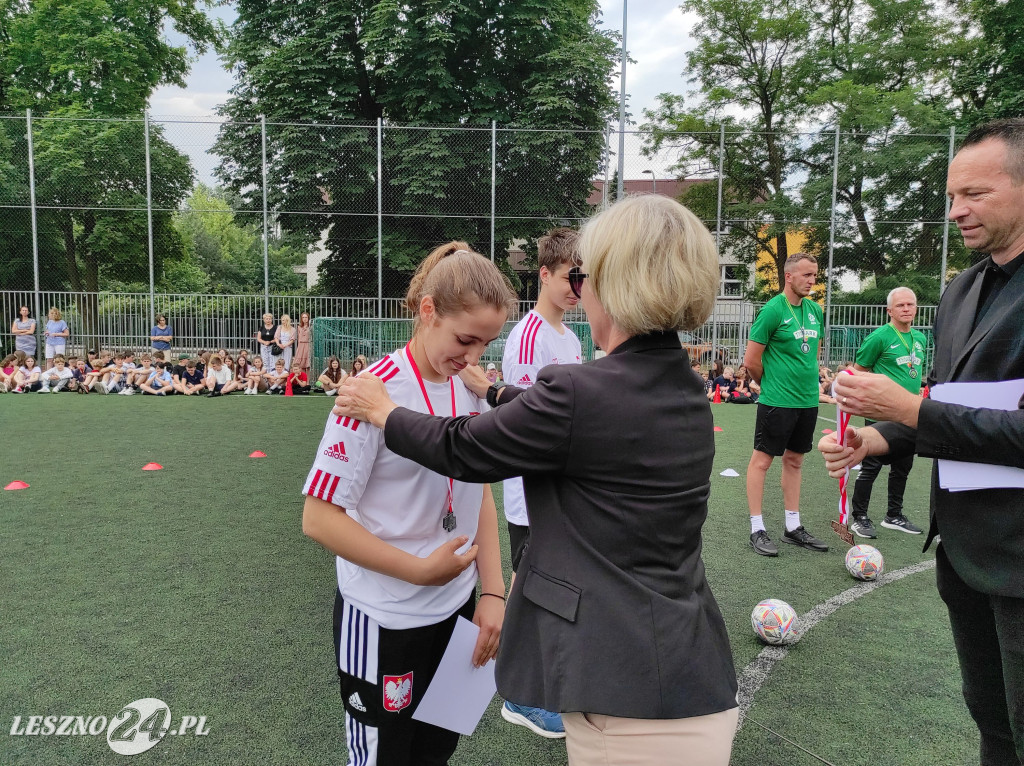 Wyróżnieni sportowcy SP 7 w Lesznie