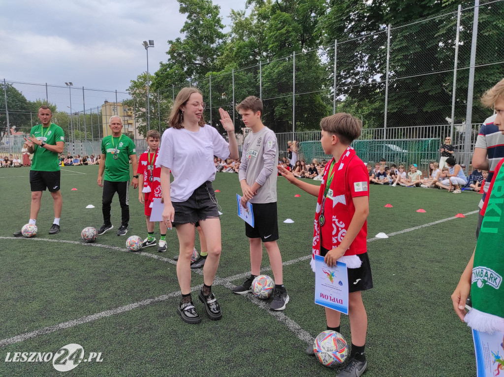 Wyróżnieni sportowcy SP 7 w Lesznie