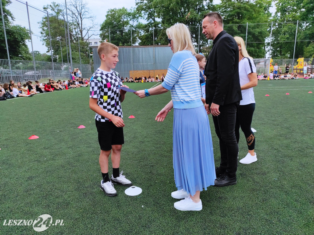 Wyróżnieni sportowcy SP 7 w Lesznie