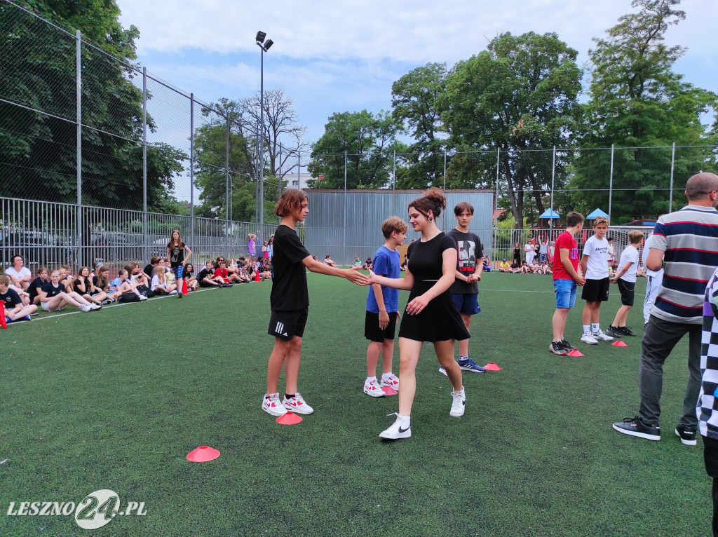 Wyróżnieni sportowcy SP 7 w Lesznie
