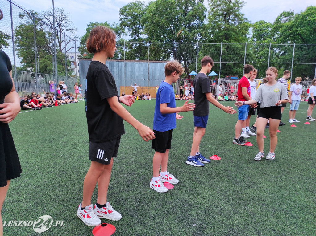 Wyróżnieni sportowcy SP 7 w Lesznie