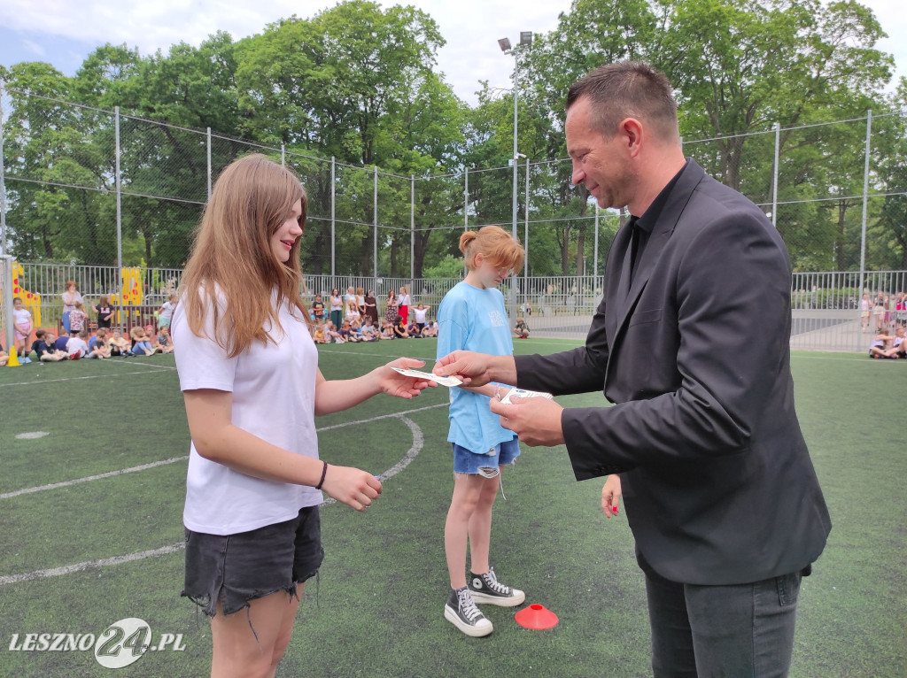 Wyróżnieni sportowcy SP 7 w Lesznie