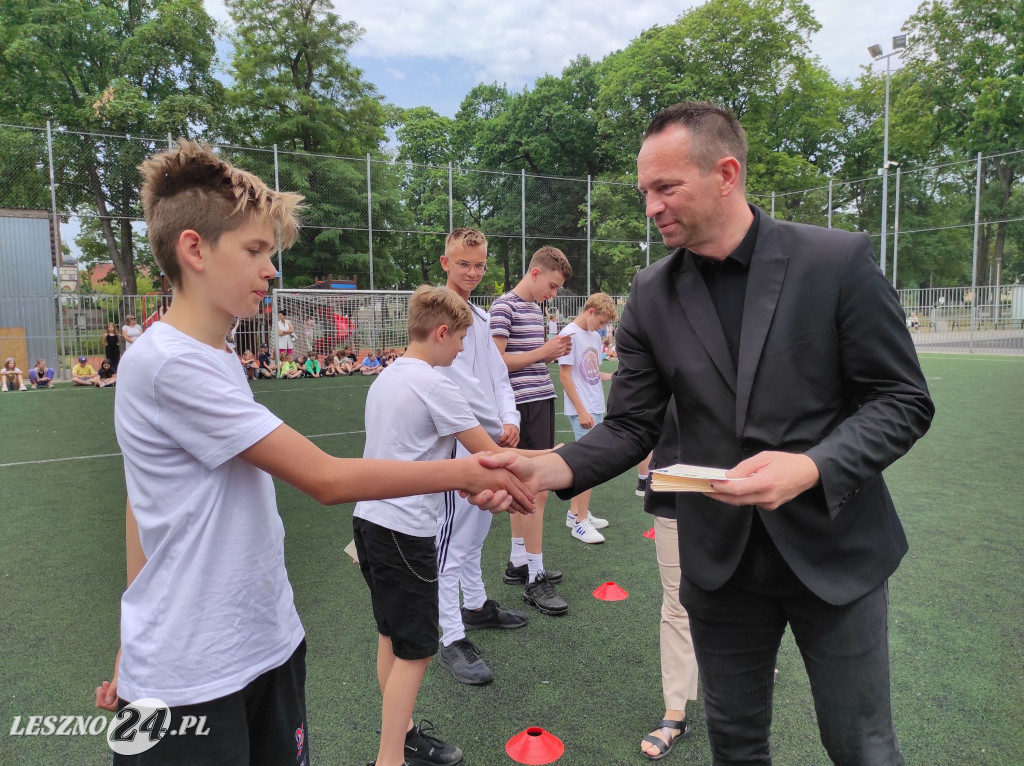 Wyróżnieni sportowcy SP 7 w Lesznie