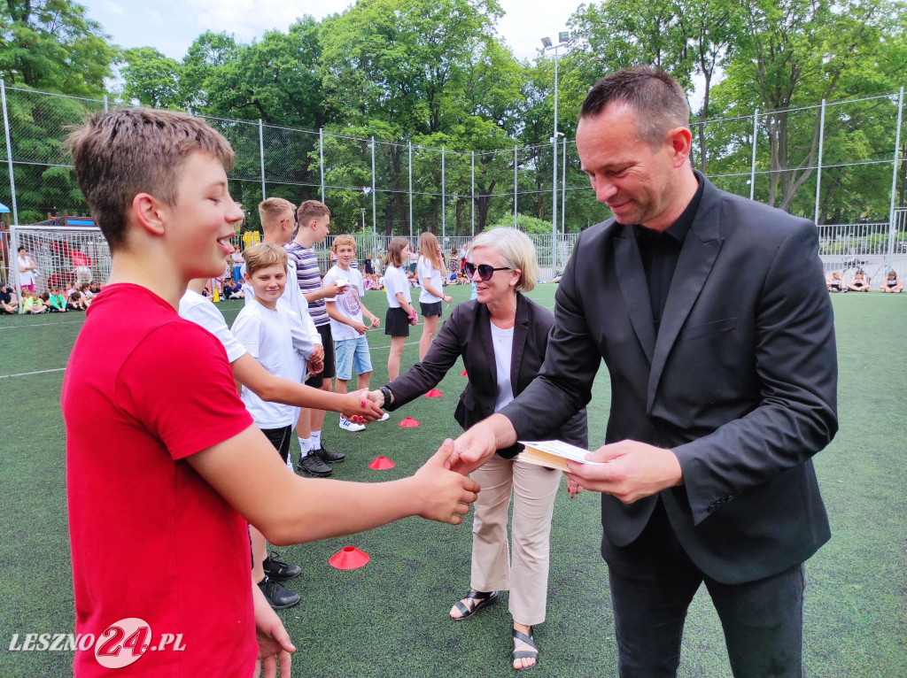 Wyróżnieni sportowcy SP 7 w Lesznie