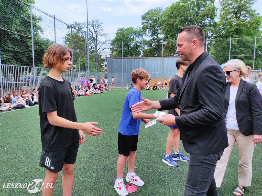 Wyróżnieni sportowcy SP 7 w Lesznie
