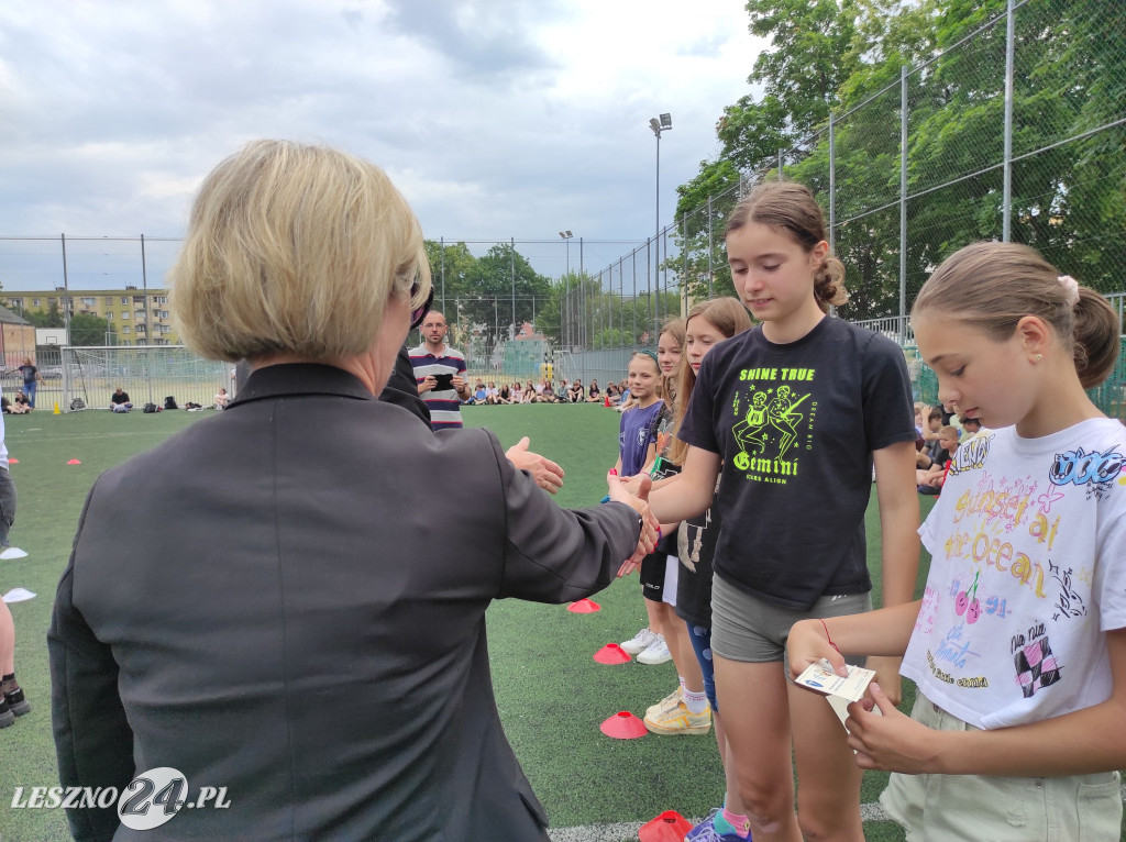 Wyróżnieni sportowcy SP 7 w Lesznie