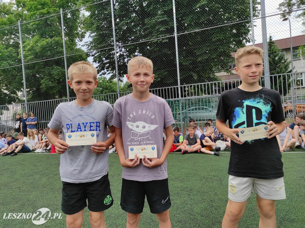 Wyróżnieni sportowcy SP 7 w Lesznie