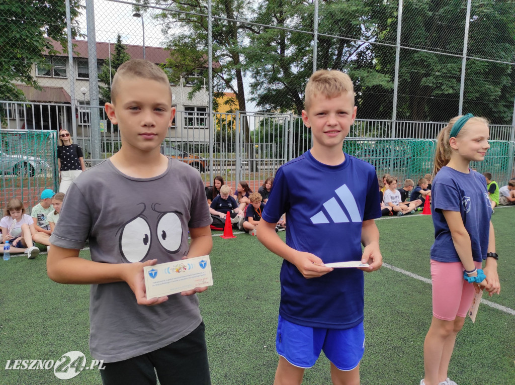 Wyróżnieni sportowcy SP 7 w Lesznie