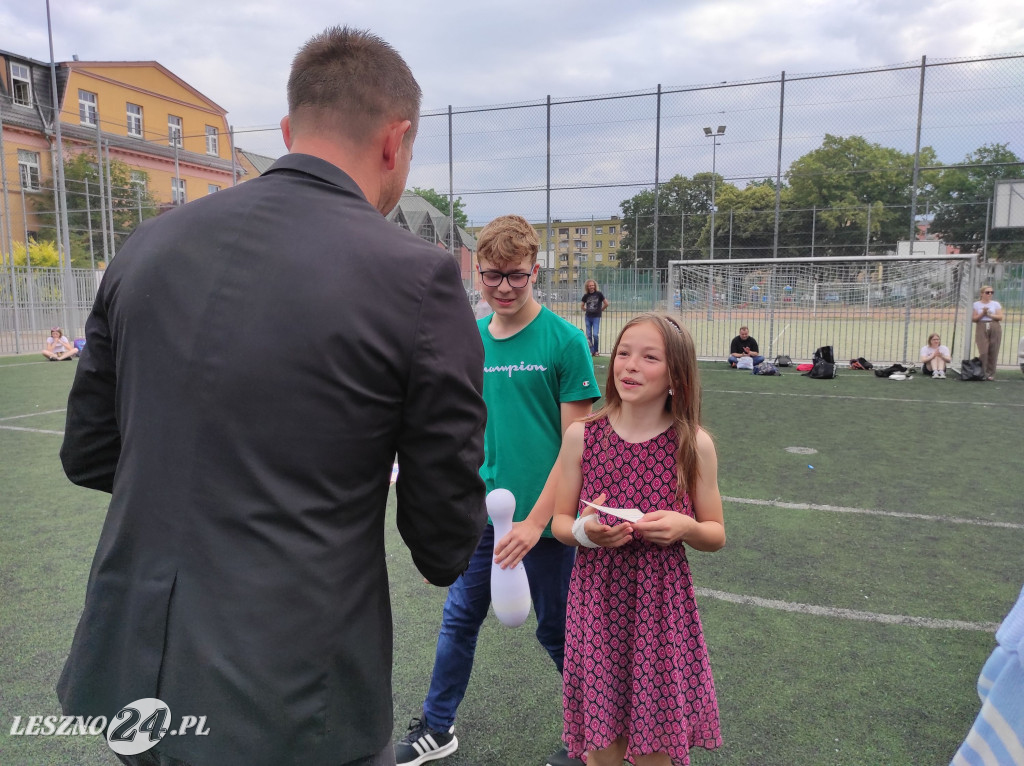 Wyróżnieni sportowcy SP 7 w Lesznie