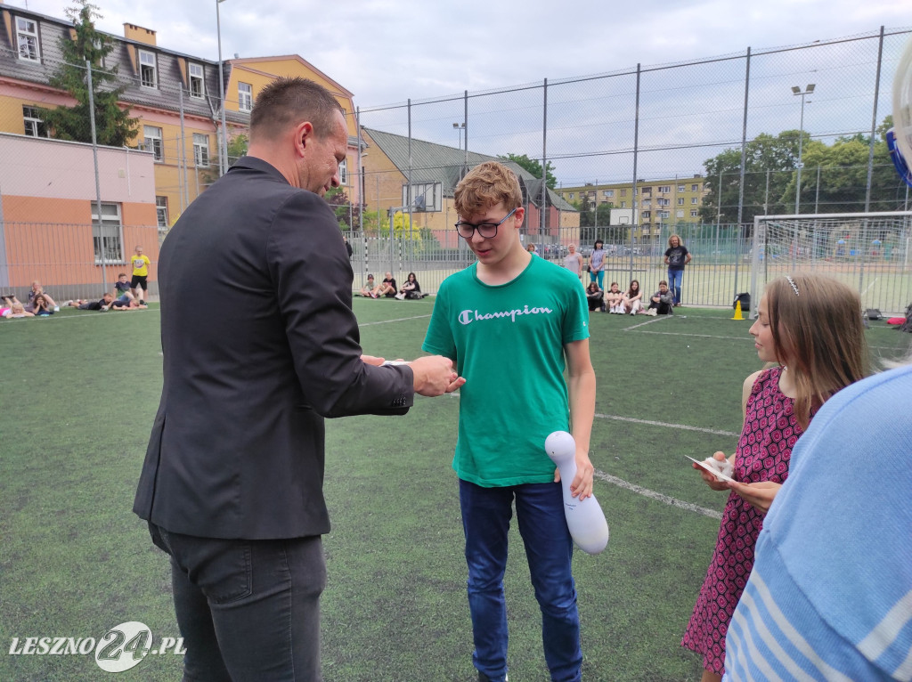 Wyróżnieni sportowcy SP 7 w Lesznie