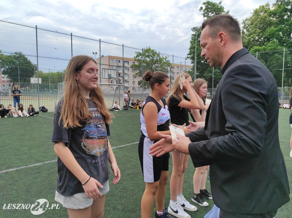 Wyróżnieni sportowcy SP 7 w Lesznie