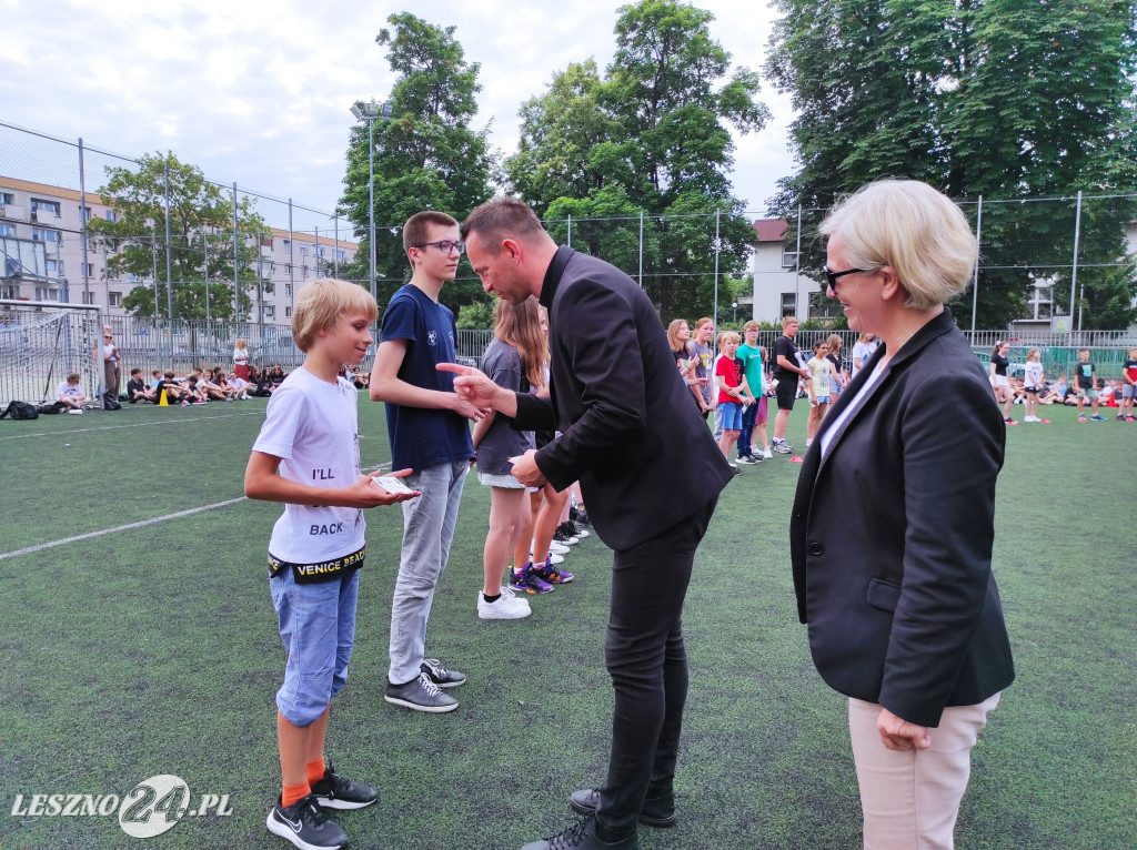 Wyróżnieni sportowcy SP 7 w Lesznie