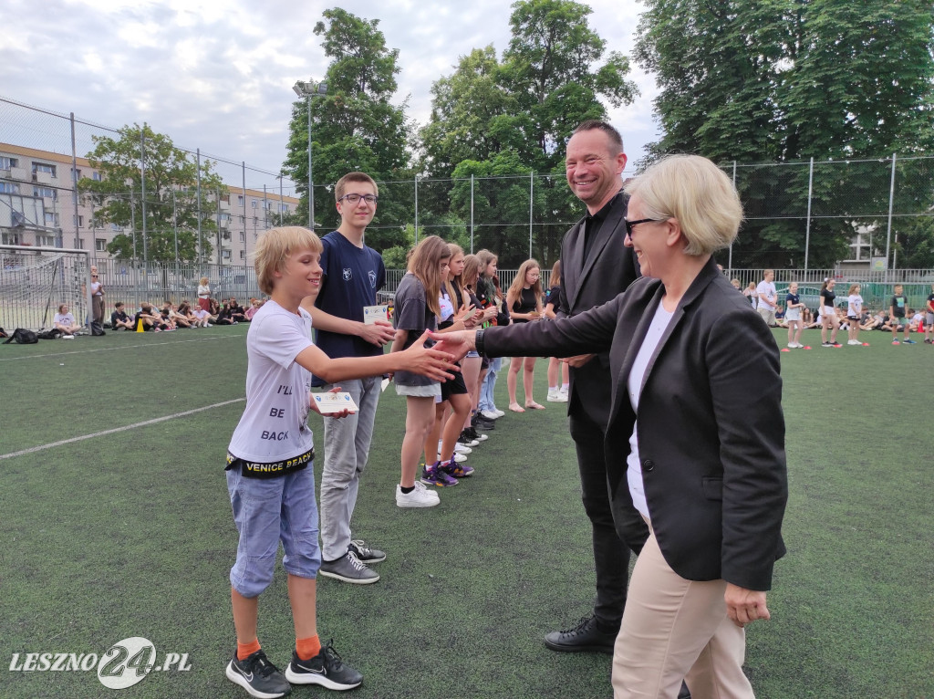 Wyróżnieni sportowcy SP 7 w Lesznie