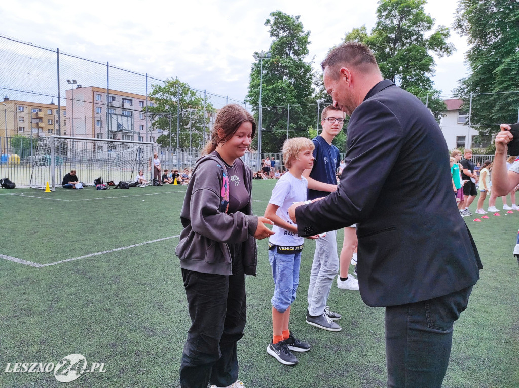Wyróżnieni sportowcy SP 7 w Lesznie