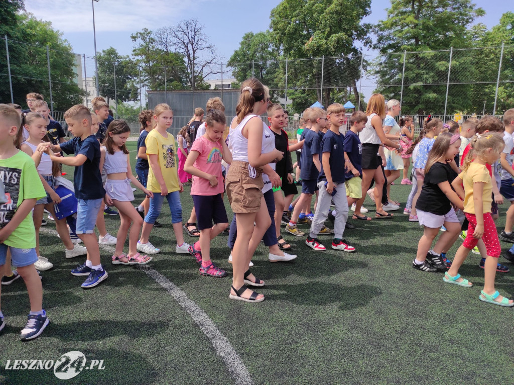 Wyróżnieni sportowcy SP 7 w Lesznie