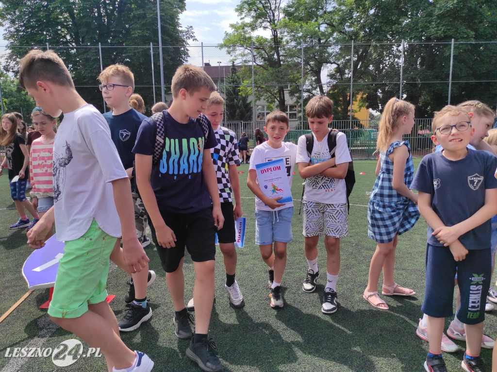 Wyróżnieni sportowcy SP 7 w Lesznie