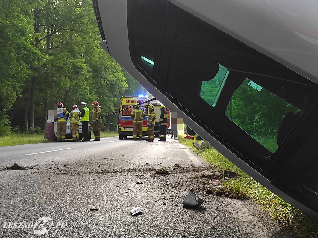 Zderzenie trzech aut w Nowym Świecie