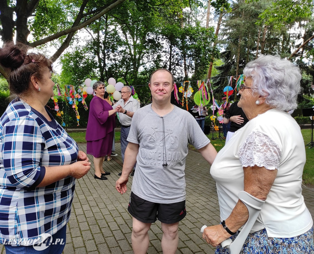 Powitanie lata w Domu Seniora w Lesznie