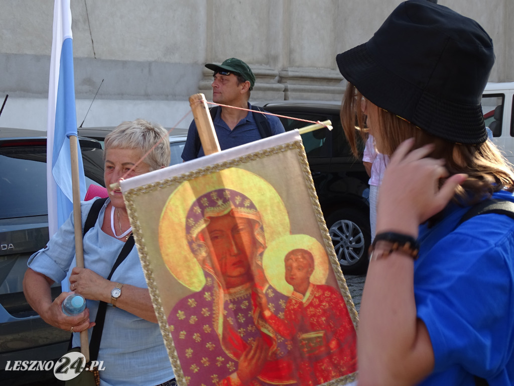 Grupa z Leszna wyruszyła na pielgrzymkę