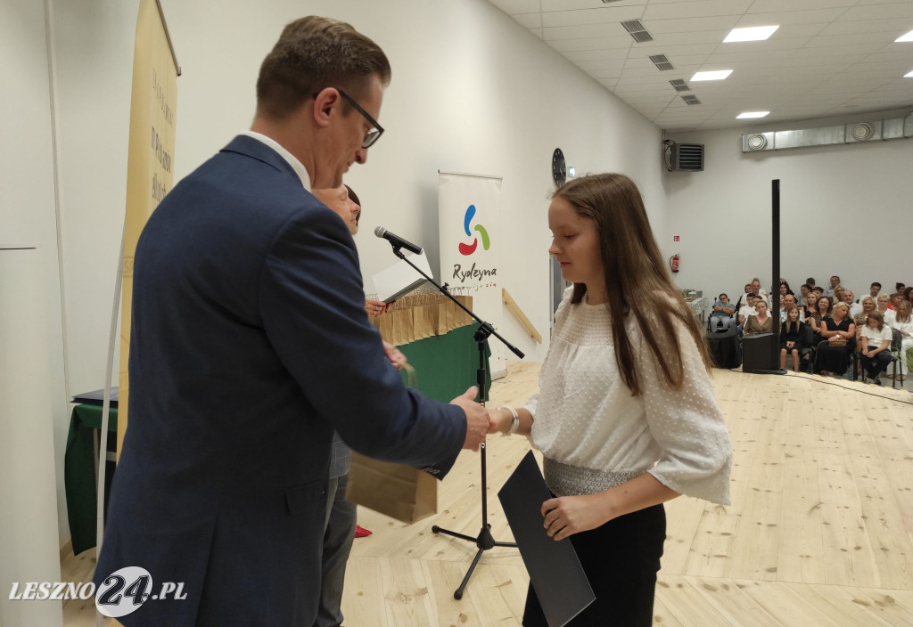 Stypendia burmistrza Rydzyny wręczone