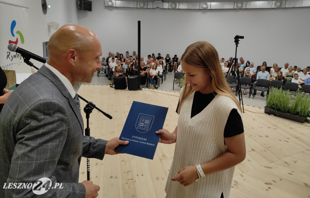 Stypendia burmistrza Rydzyny wręczone