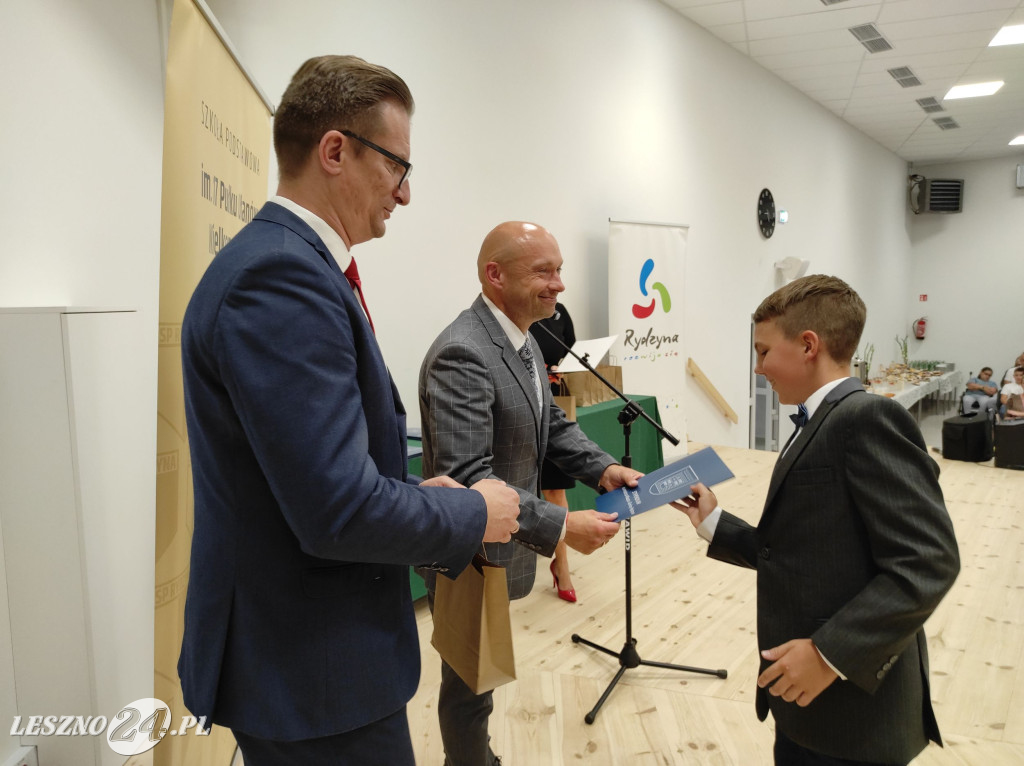 Stypendia burmistrza Rydzyny wręczone