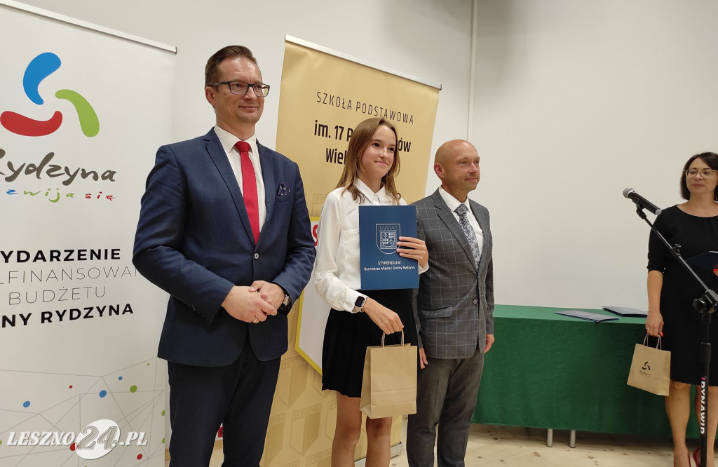 Stypendia burmistrza Rydzyny wręczone