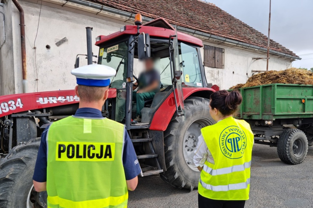Służby sprawdzały jak pracują rolnicy