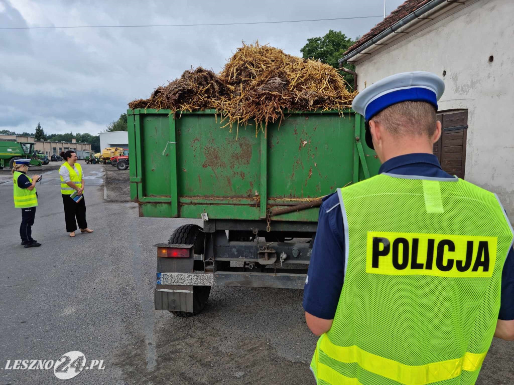 Służby sprawdzały jak pracują rolnicy