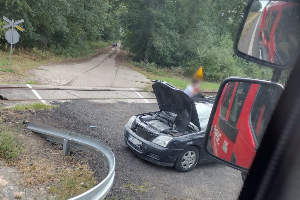 Pomiędzy Garzynem i Kąkolewem palił się samochód