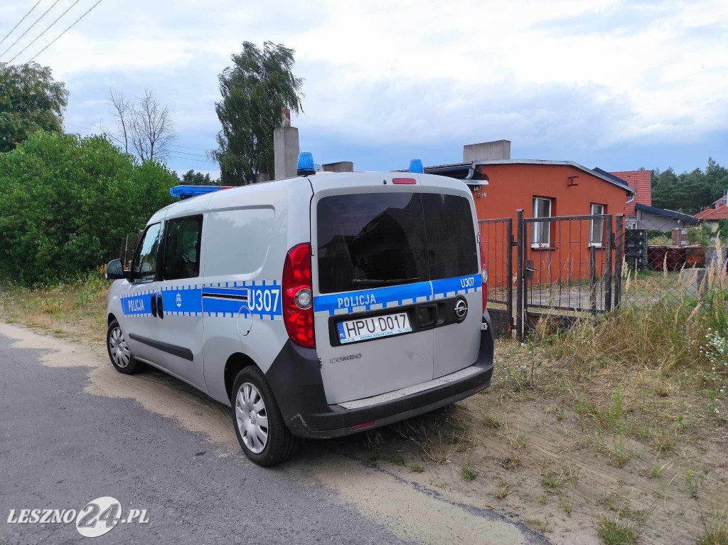 Na działkę miasta zwoził zużyty olej