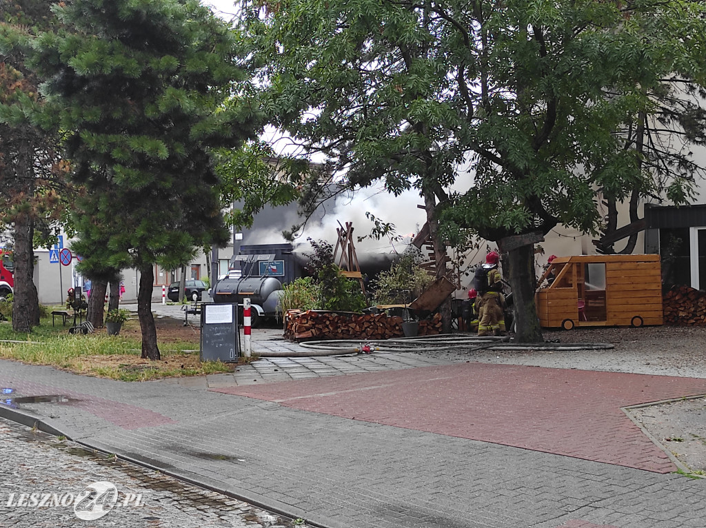 Pożar baru Pastrami Summer w Lesznie