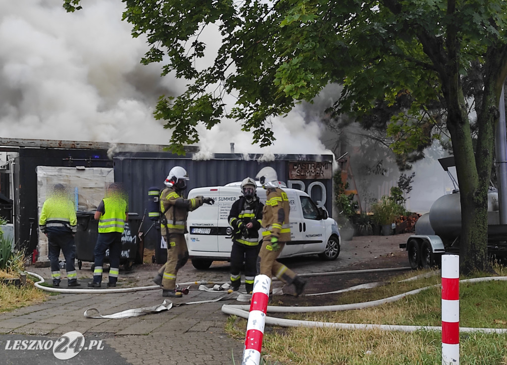 Pożar baru Pastrami Summer w Lesznie