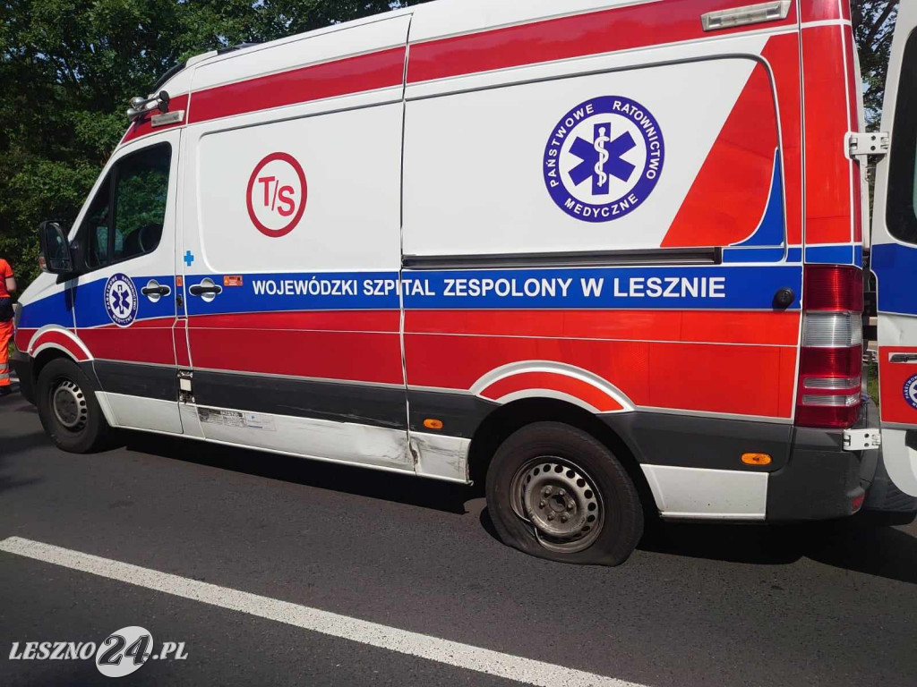 Mazda zderzyła się z karetką pogotowia