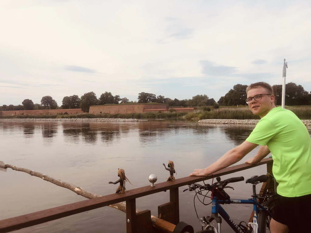 Dopłynął do Szczecina i płynie do Bałtyku