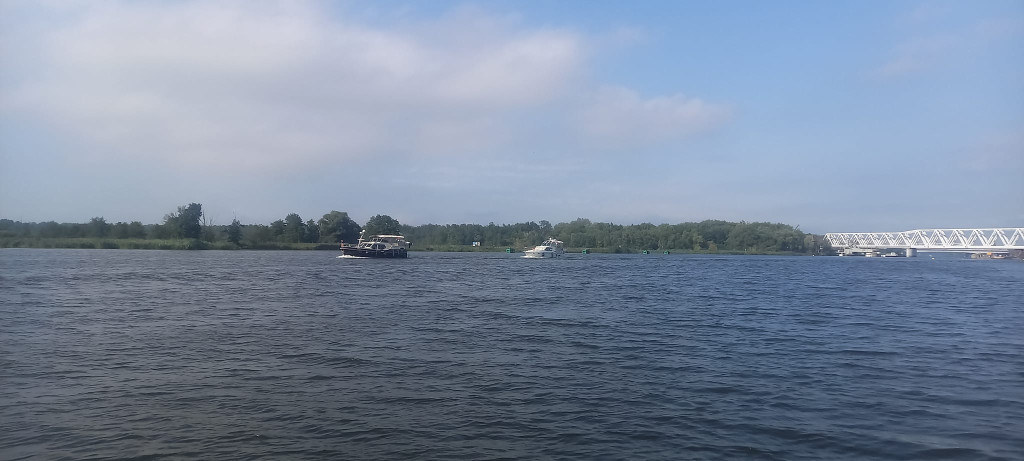 Dopłynął do Szczecina i płynie do Bałtyku