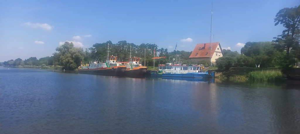 Dopłynął do Szczecina i płynie do Bałtyku